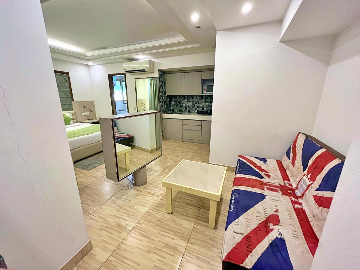 Homestay Red Rose - With Kitchenette *