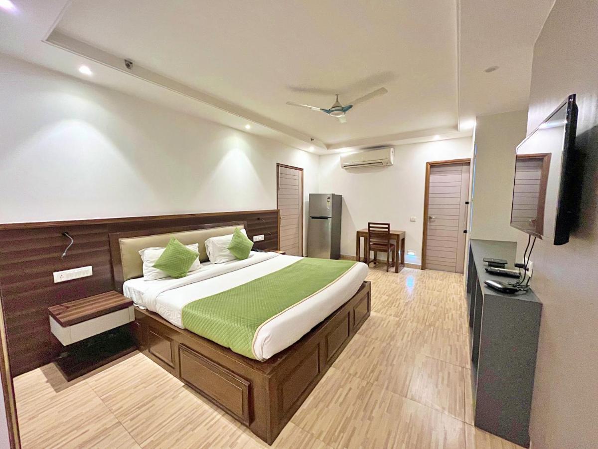 Homestay Red Rose - With Kitchenette
