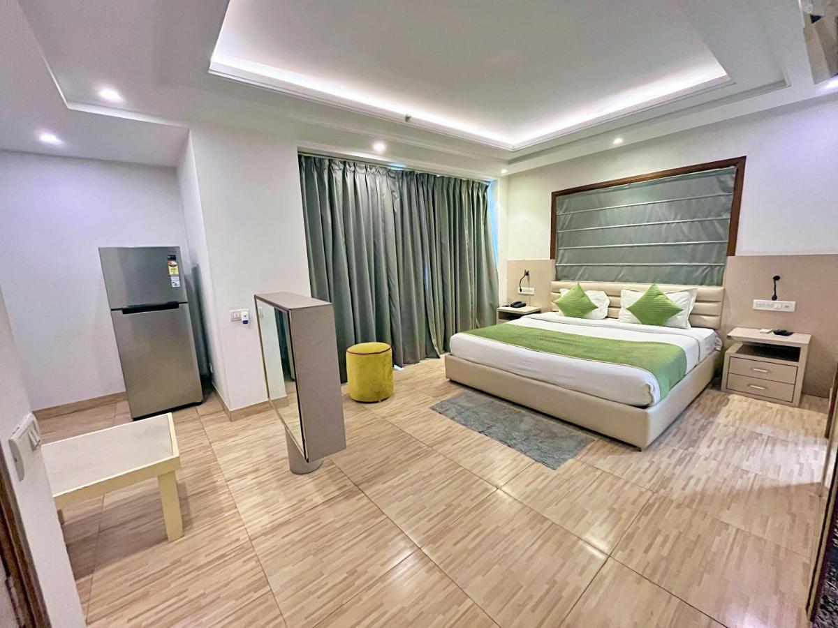 Red Rose - With Kitchenette Homestay