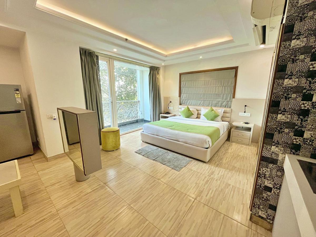 Red Rose - With Kitchenette * New Delhi