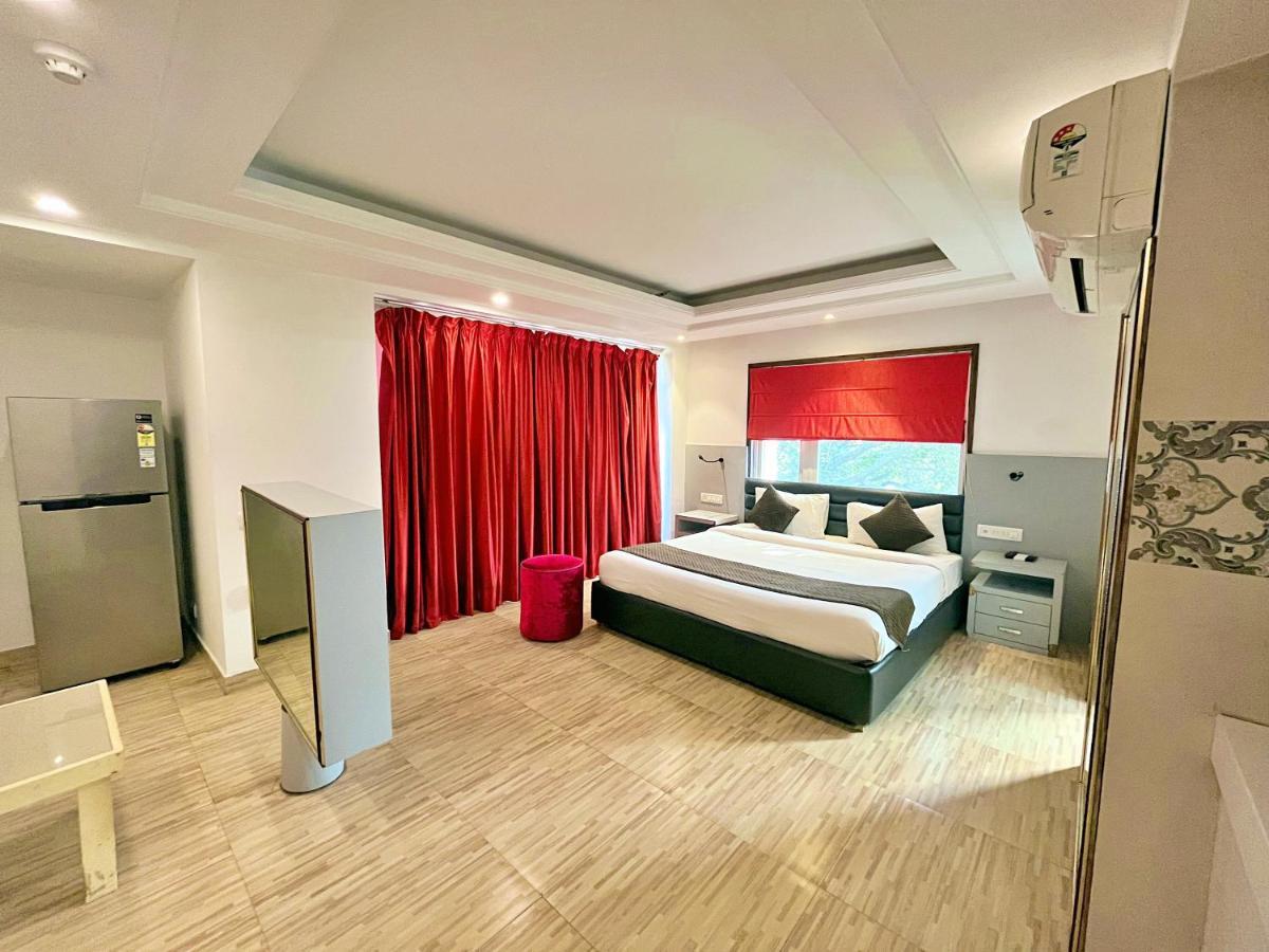 Homestay Red Rose - With Kitchenette *