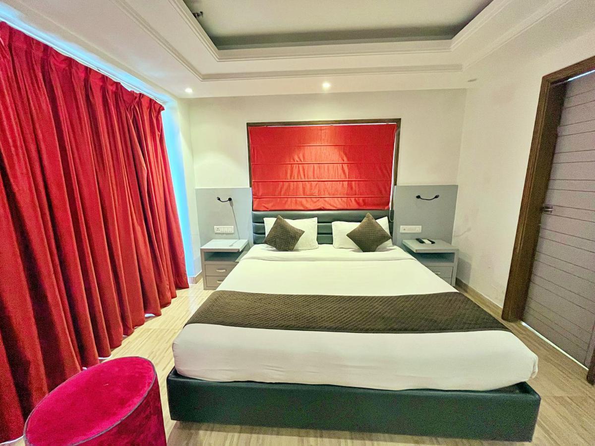 Homestay Red Rose - With Kitchenette