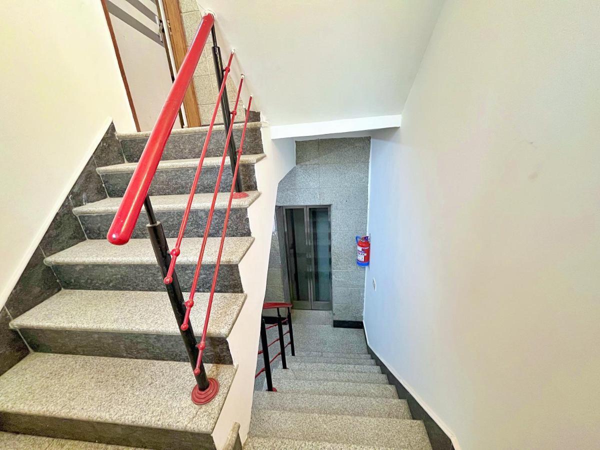 Homestay Red Rose - With Kitchenette *