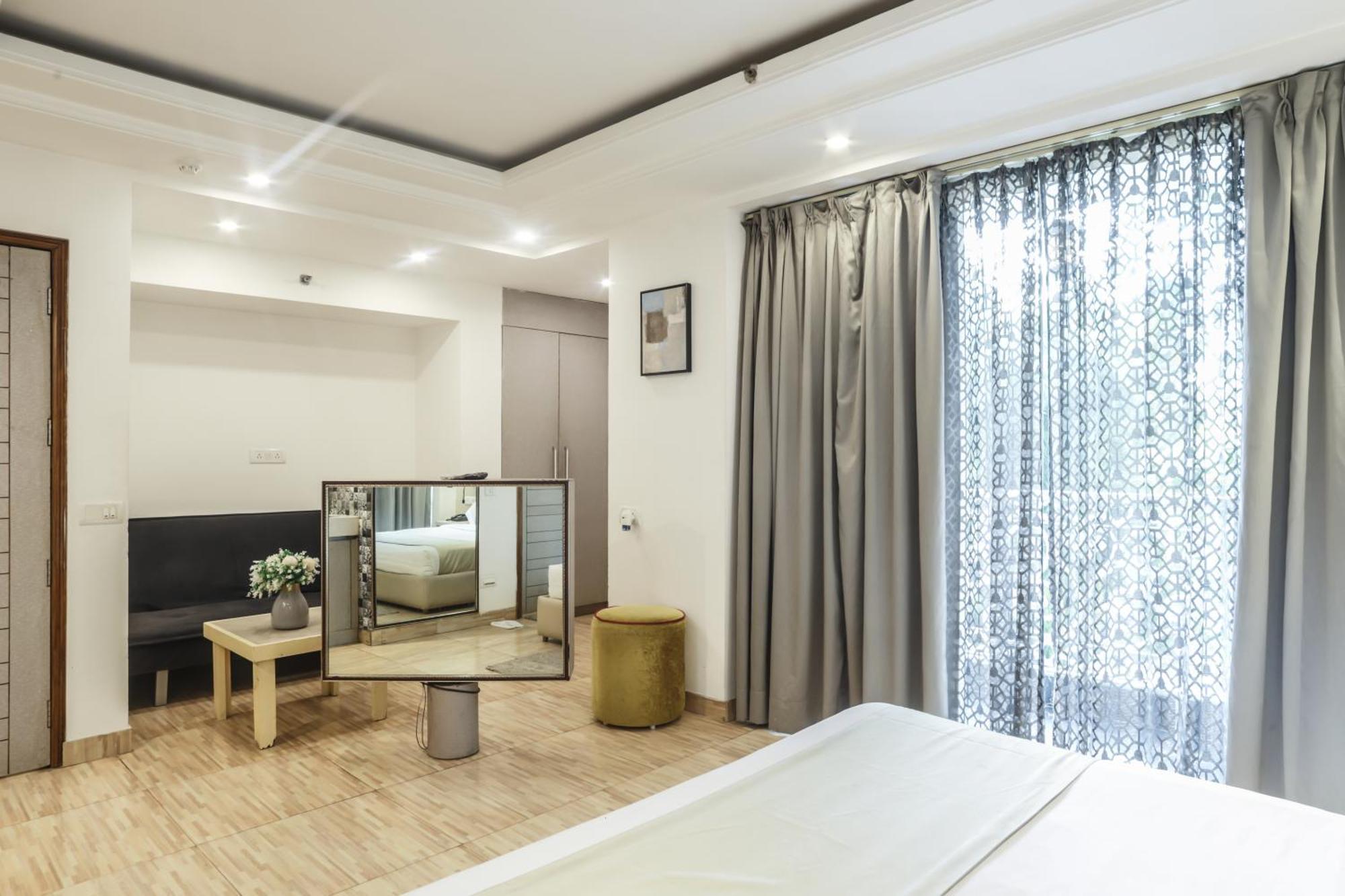 Red Rose - With Kitchenette * New Delhi
